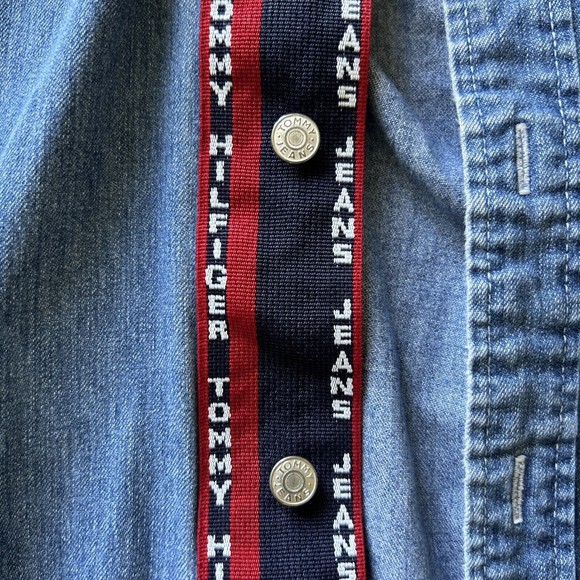Tommy Jeans Hilfiger Long Sleeve Button Up Blue Denim Pocket Men’s M Classic - Picture 2 of 11